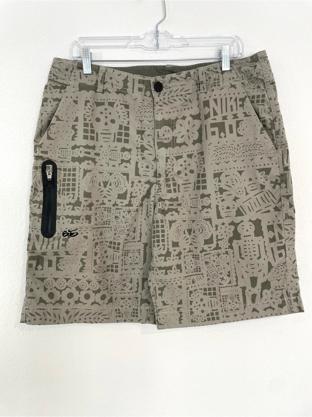 Nike 6.0 Men's Olive Printed Athletic Shorts with Zip Pocket